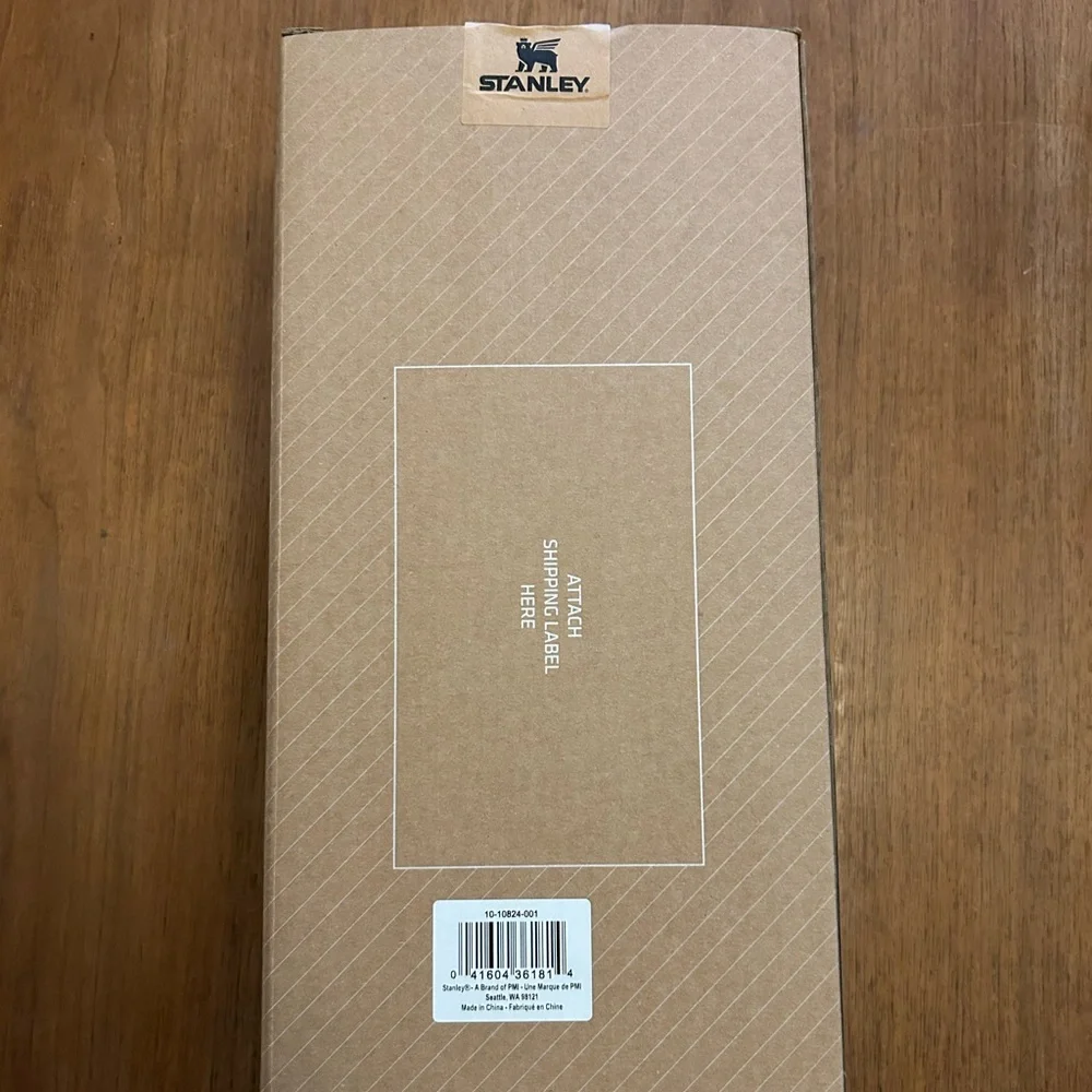 ✨BNWT - Stanley Cream The Quencher H2.0 Flowstate Tumbler - 40 oz✨